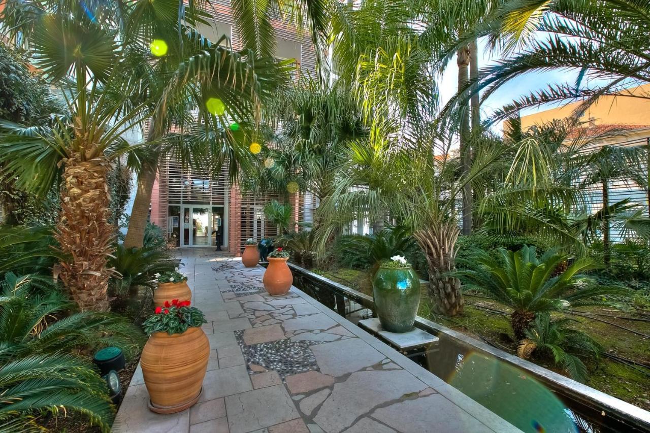 Penthouse Vue Mer Avec Rooftop,Jacuzzi,Et Parking Prive Antibes Exterior photo