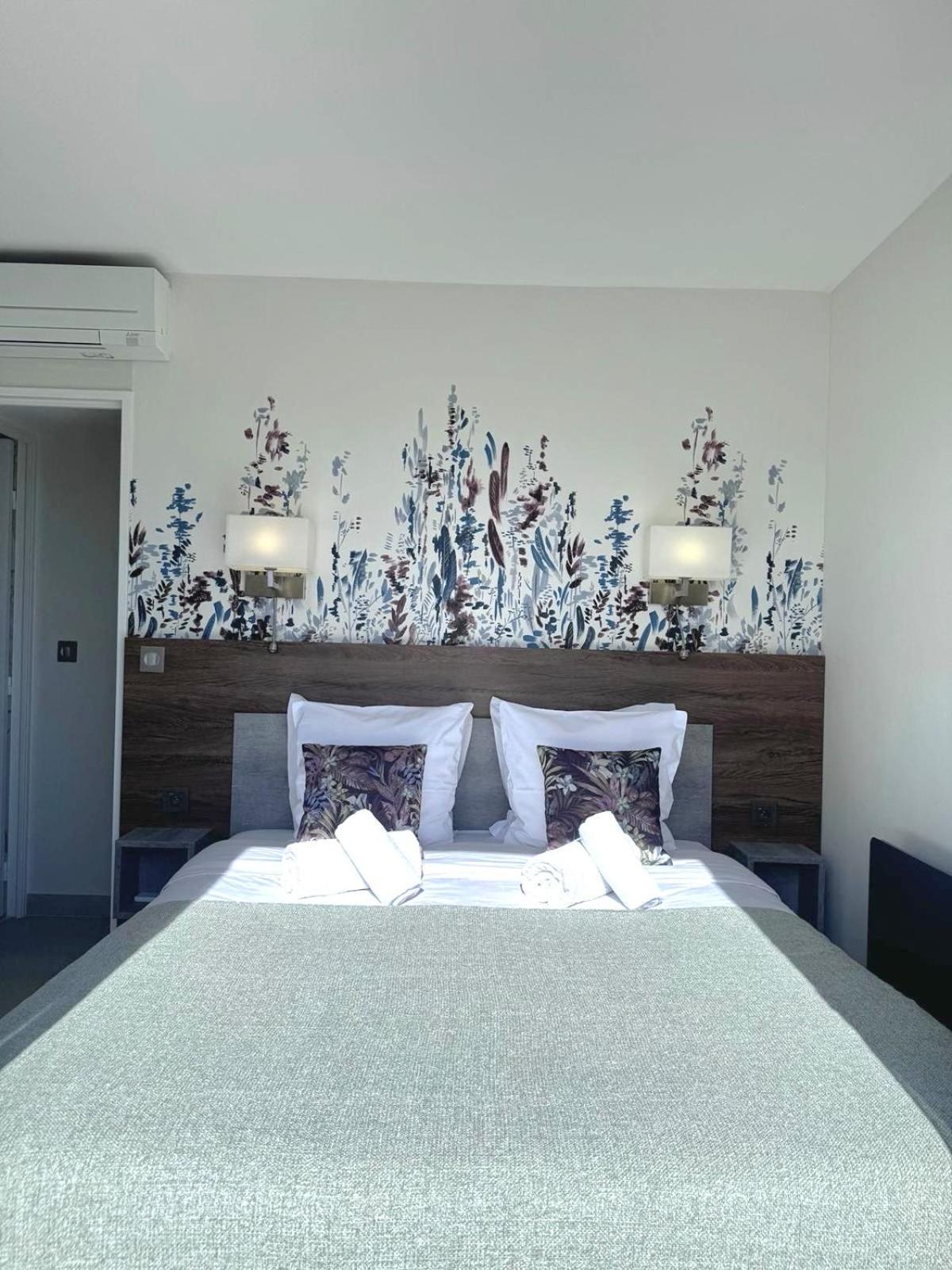 Penthouse Vue Mer Avec Rooftop,Jacuzzi,Et Parking Prive Antibes Exterior photo